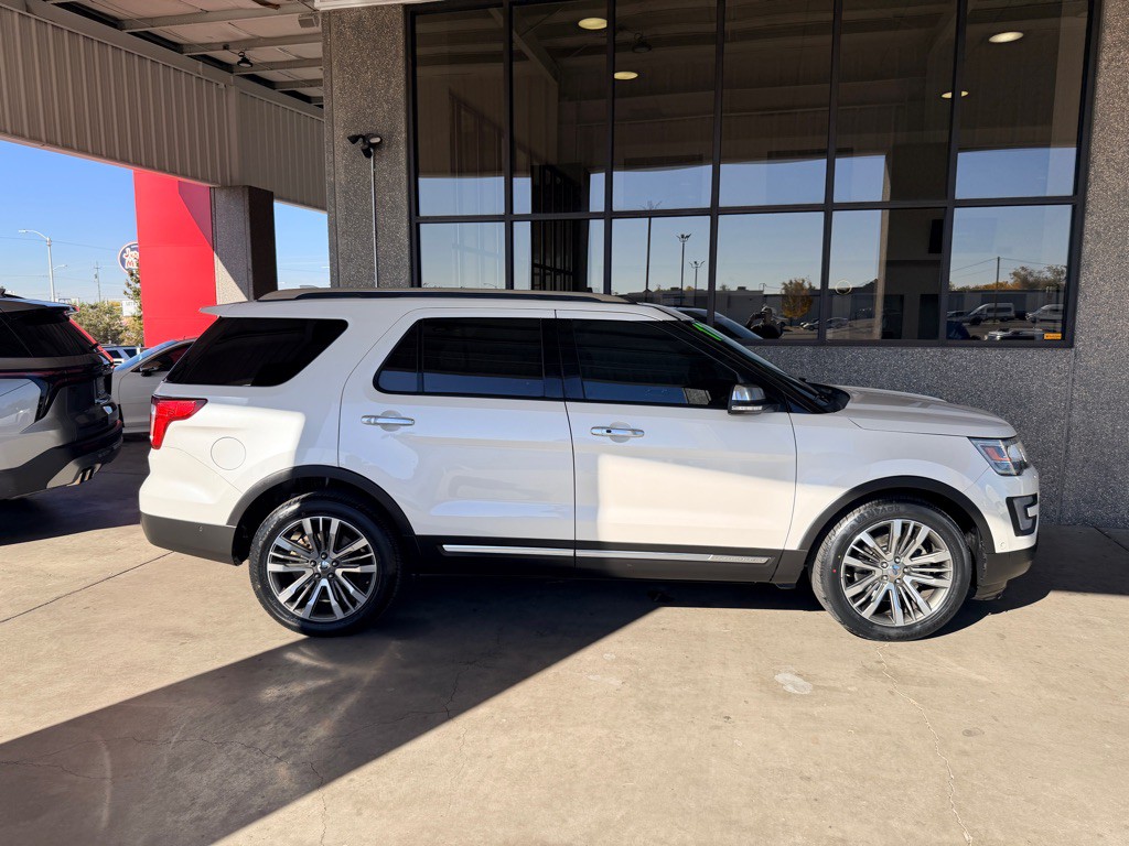 2017 Ford Explorer Image 3