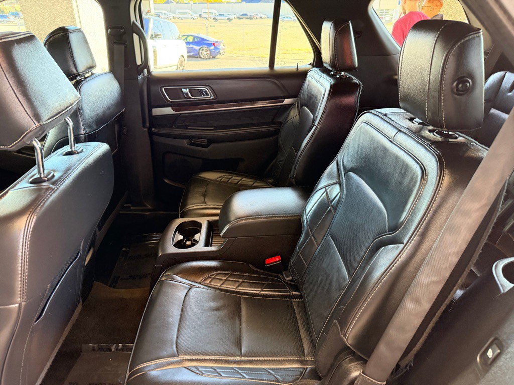 2017 Ford Explorer Image 18