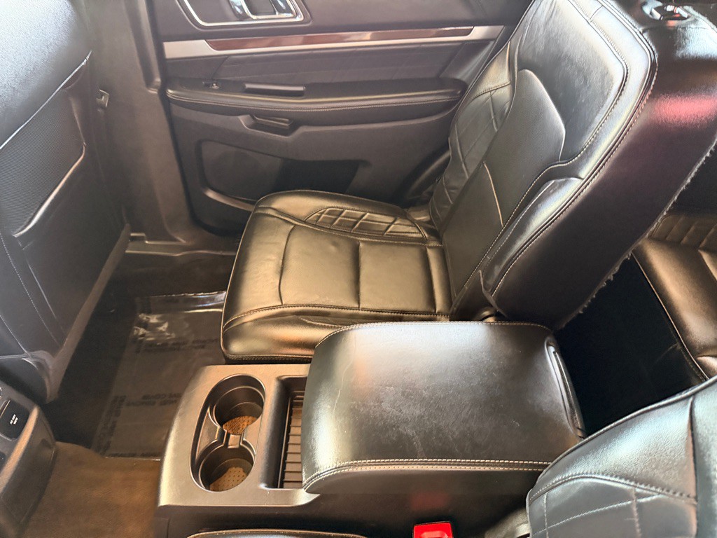 2017 Ford Explorer Image 19