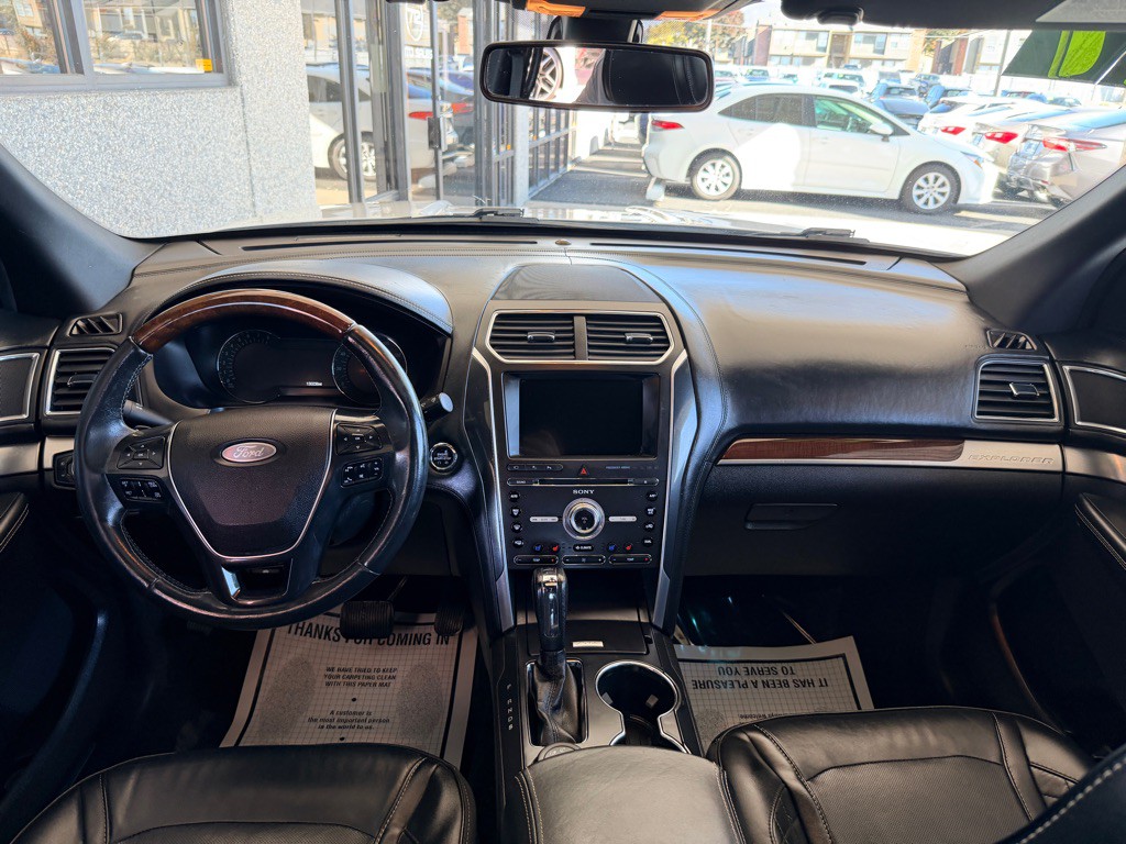 2017 Ford Explorer Image 22