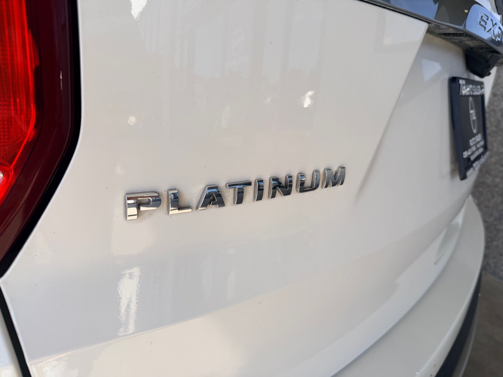 2017 Ford Explorer Image 38