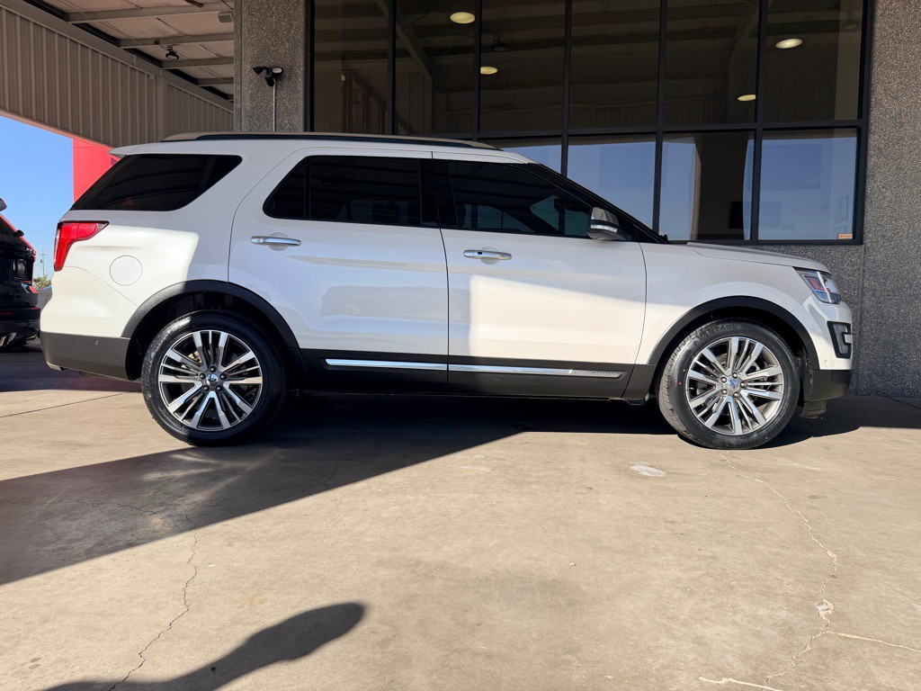 2017 Ford Explorer Image 44