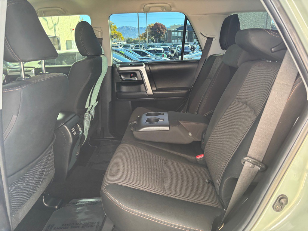 2022 Toyota 4Runner Image 17