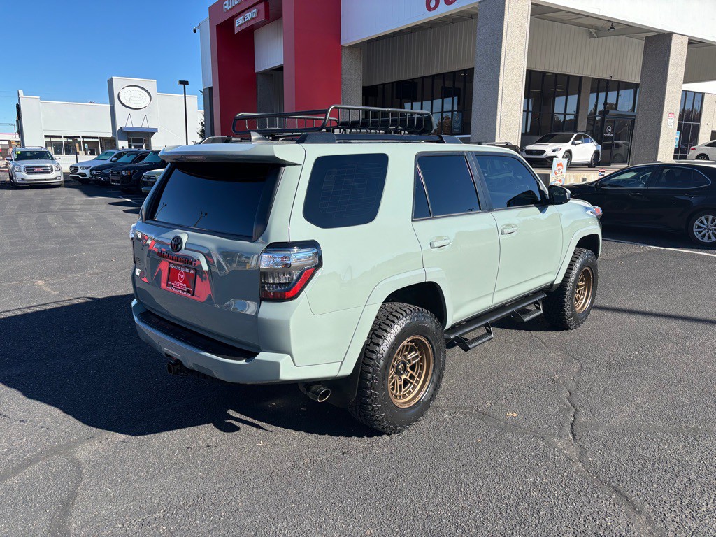 2022 Toyota 4Runner Image 35