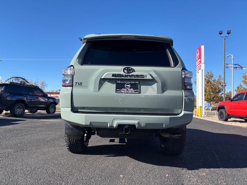 2022 Toyota 4Runner Image 38