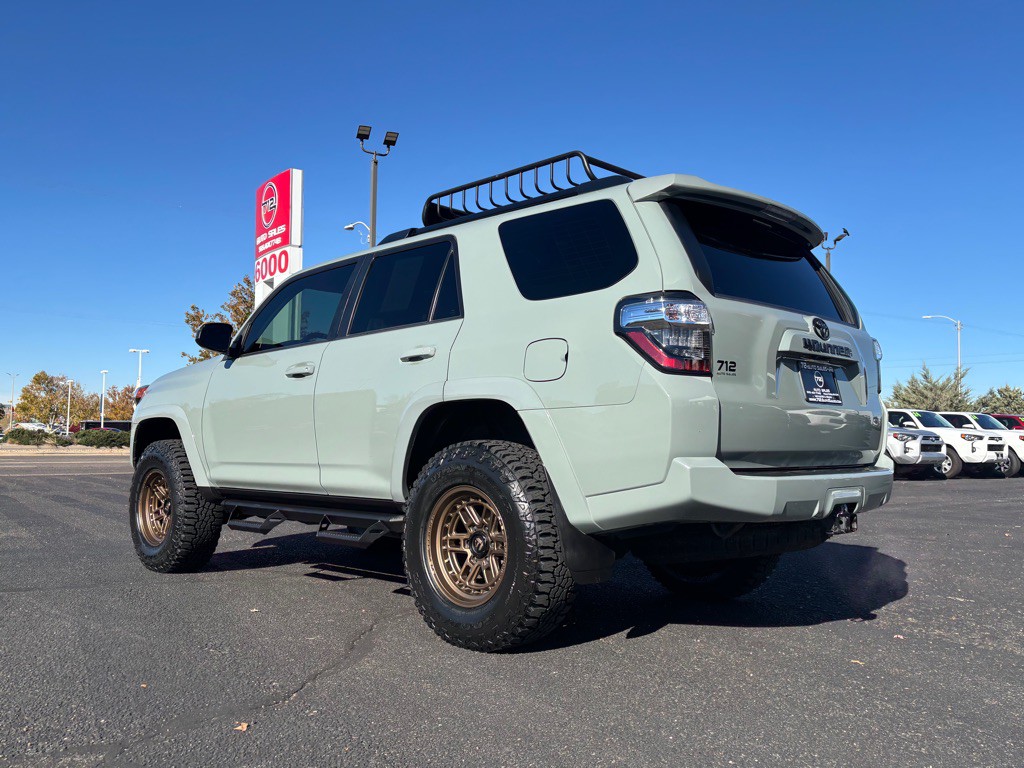 2022 Toyota 4Runner Image 40