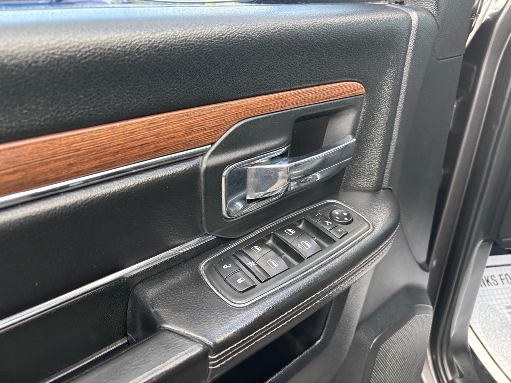 2015 RAM 2500 Image 9