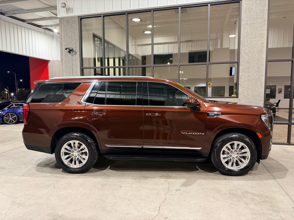 2023 GMC Yukon Image 3