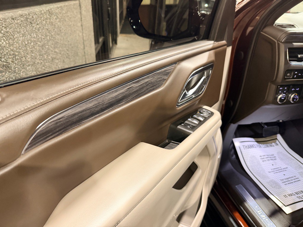 2023 GMC Yukon Image 5