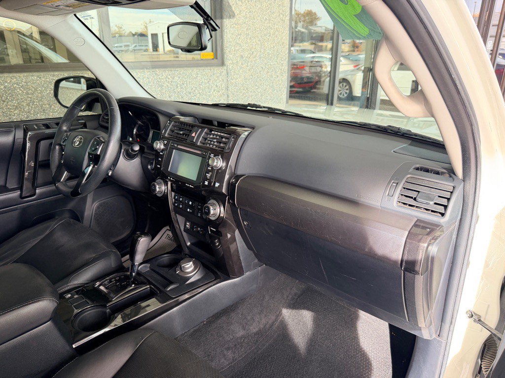 2019 Toyota 4Runner Image 25