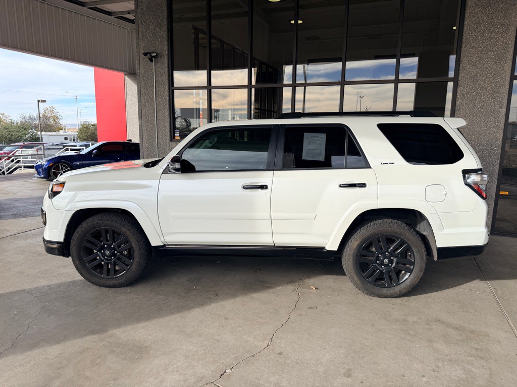 2019 Toyota 4Runner Image 32