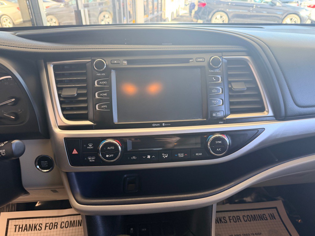 2015 Toyota Highlander Image 13