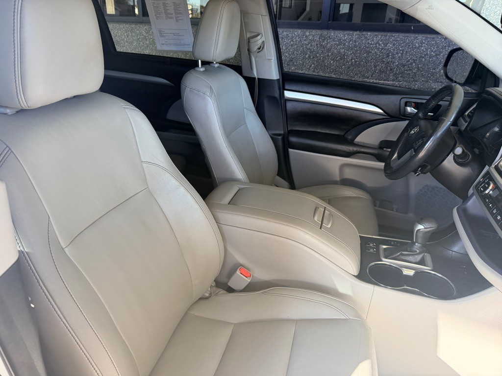2015 Toyota Highlander Image 23
