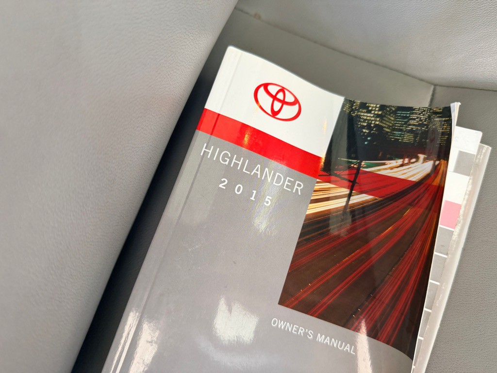 2015 Toyota Highlander Image 25