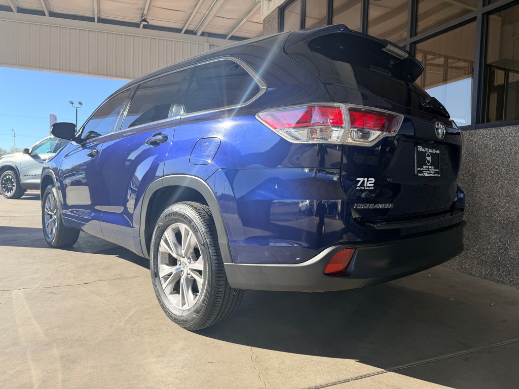 2015 Toyota Highlander Image 36