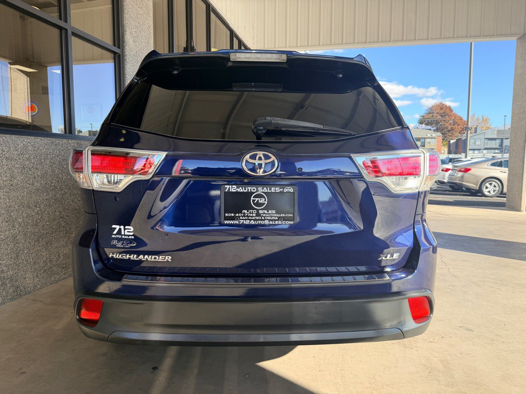 2015 Toyota Highlander Image 39