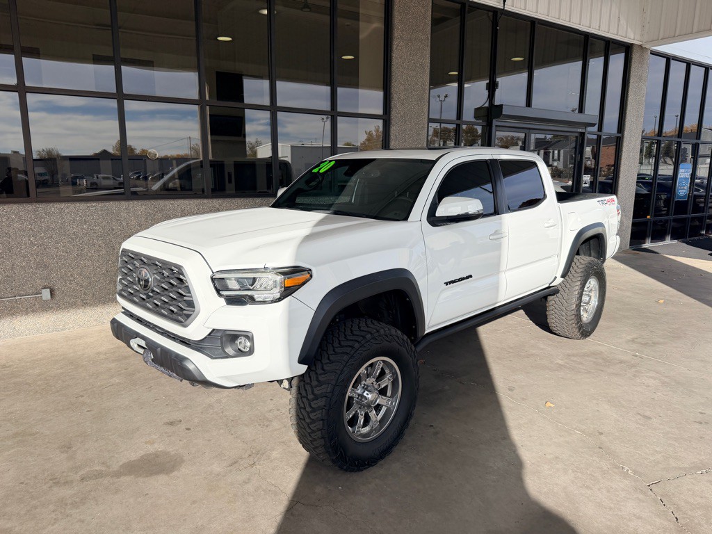 2020 Toyota Tacoma Image 1