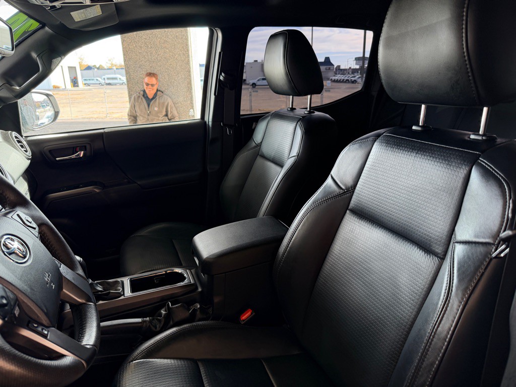 2020 Toyota Tacoma Image 8