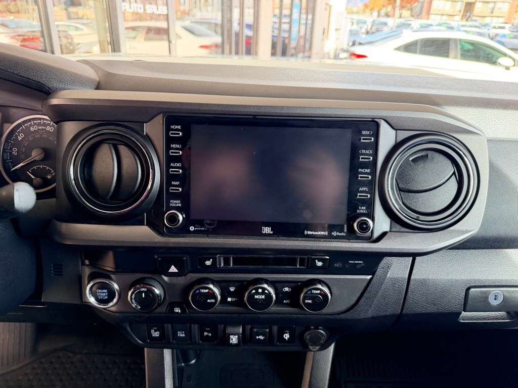 2020 Toyota Tacoma Image 15