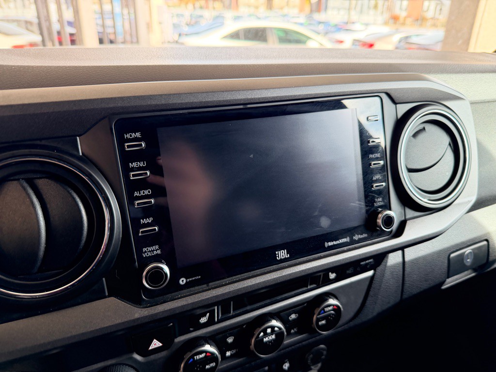 2020 Toyota Tacoma Image 16