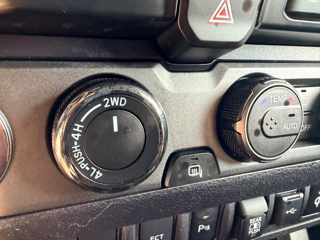 2020 Toyota Tacoma Image 18