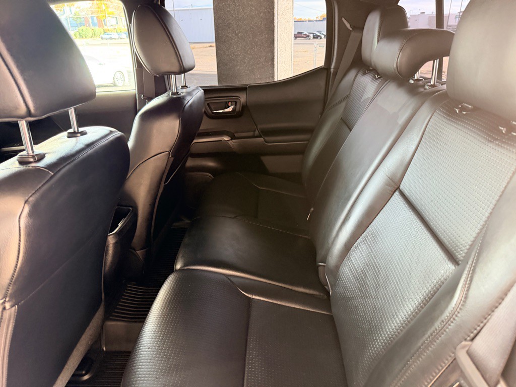 2020 Toyota Tacoma Image 19