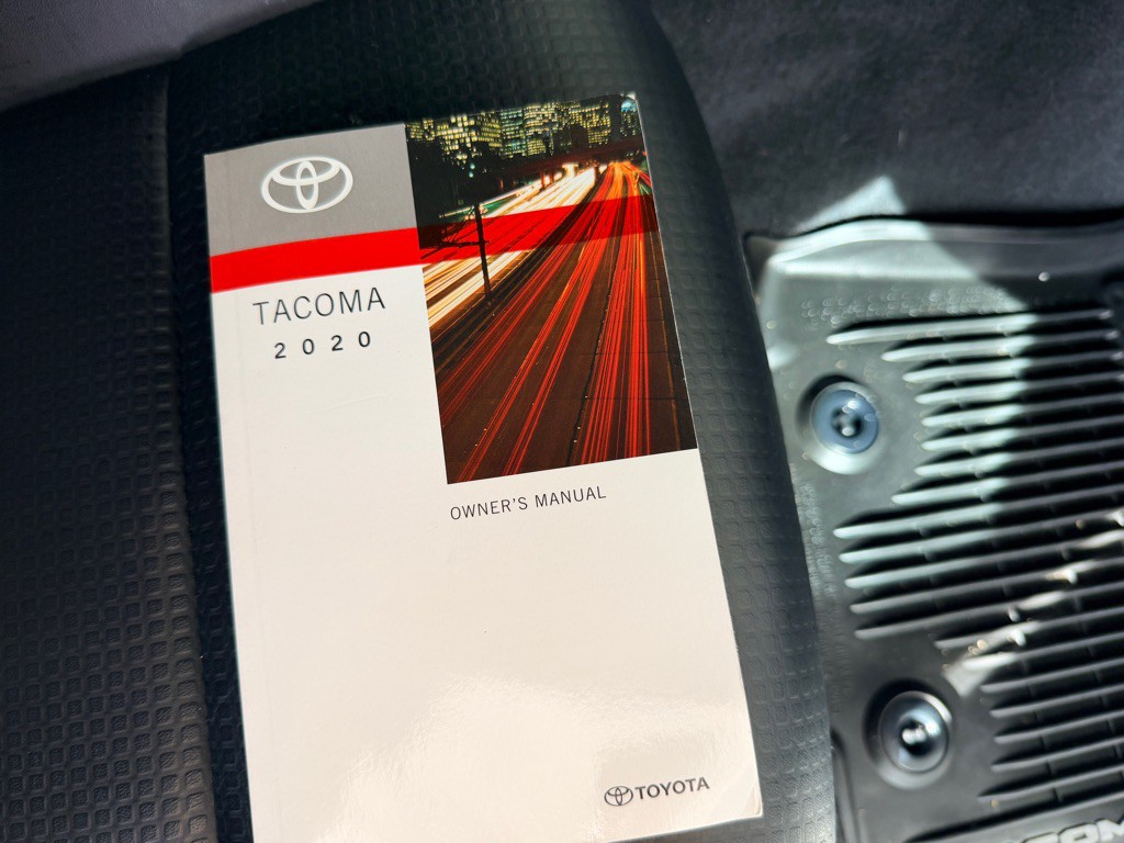 2020 Toyota Tacoma Image 25