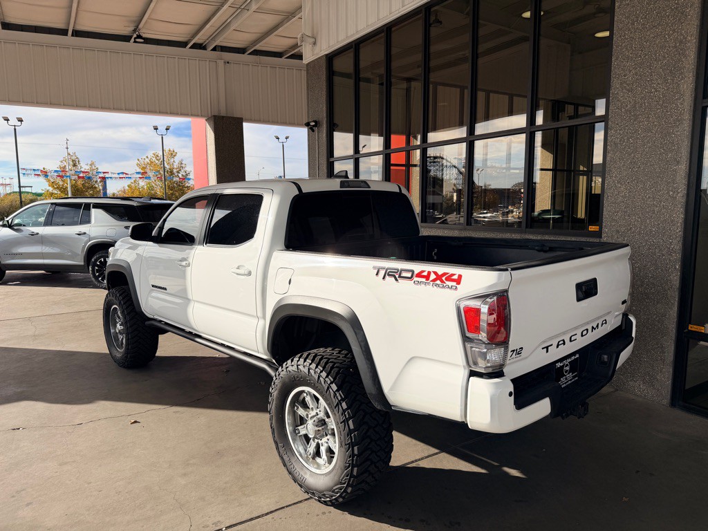 2020 Toyota Tacoma Image 35
