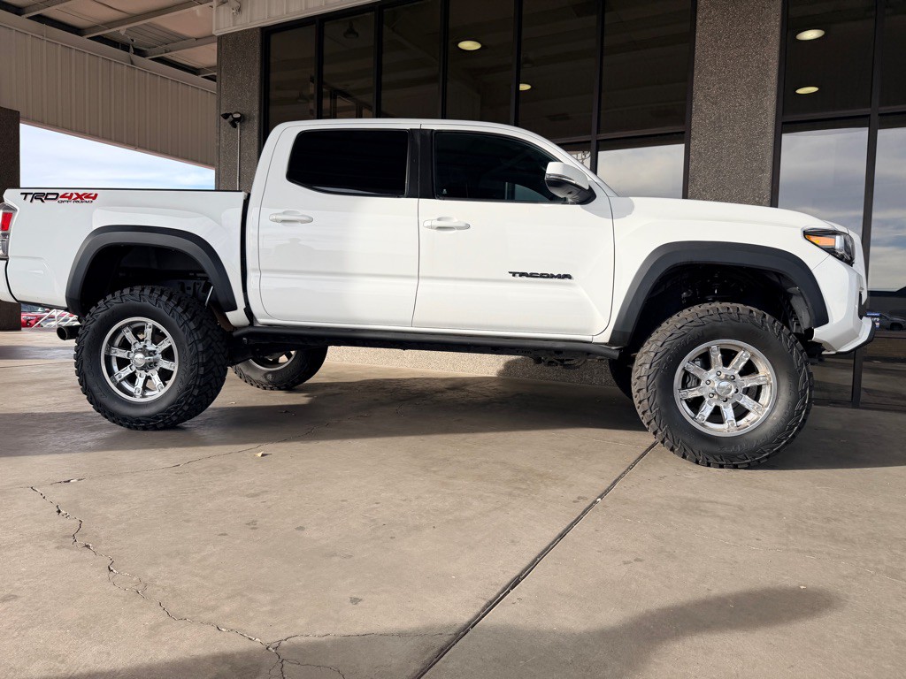 2020 Toyota Tacoma Image 43