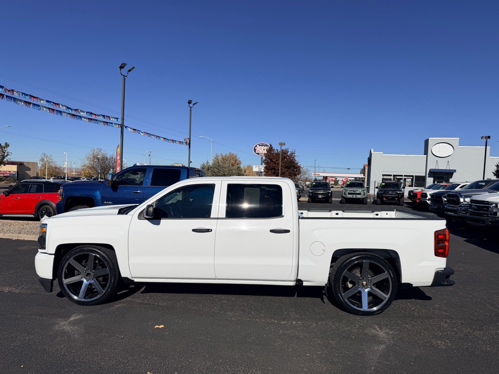 2017 Chevrolet Silverado 1500 Image 2