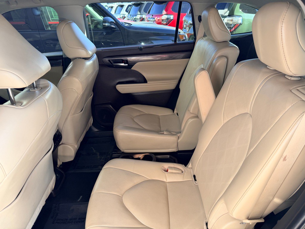2022 Toyota Highlander Image 22