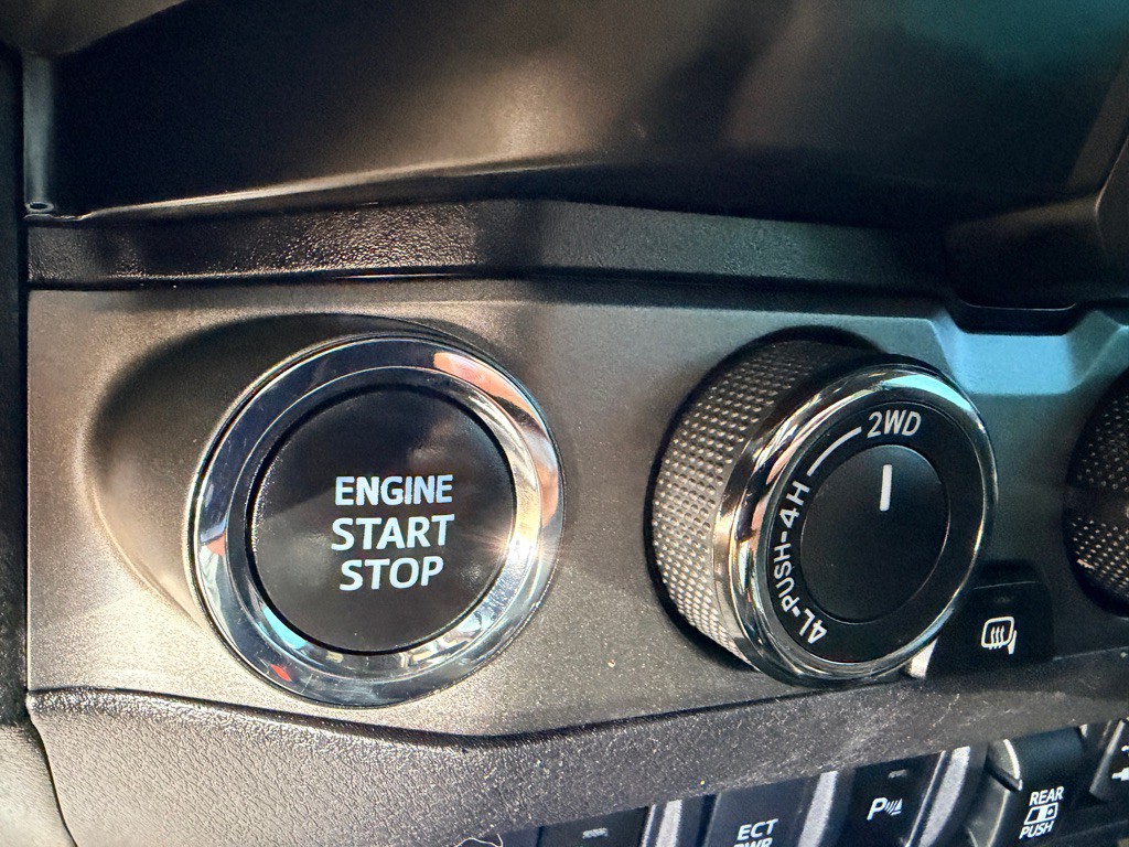 2019 Toyota Tacoma Image 12