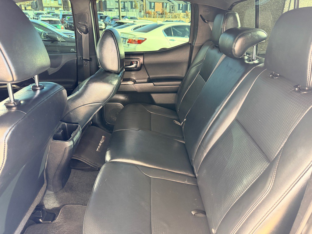 2019 Toyota Tacoma Image 18