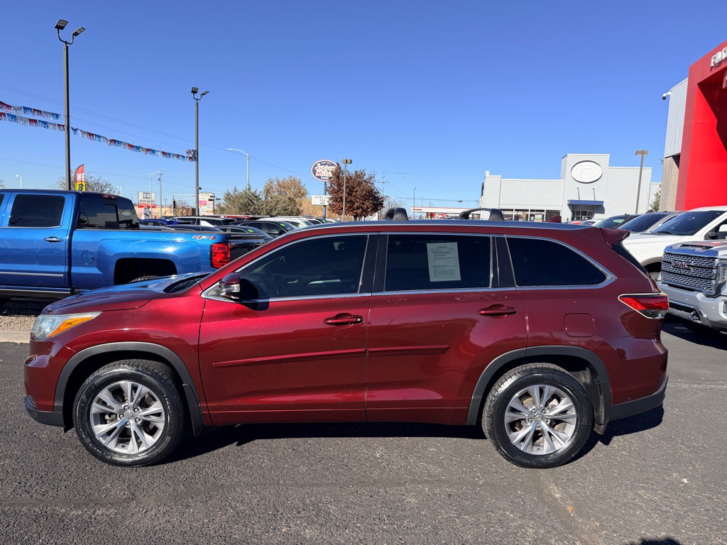 2015 Toyota Highlander Image 2
