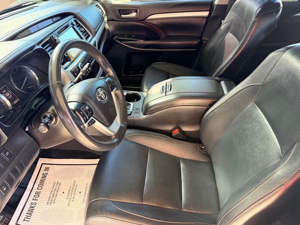 2015 Toyota Highlander Image 6