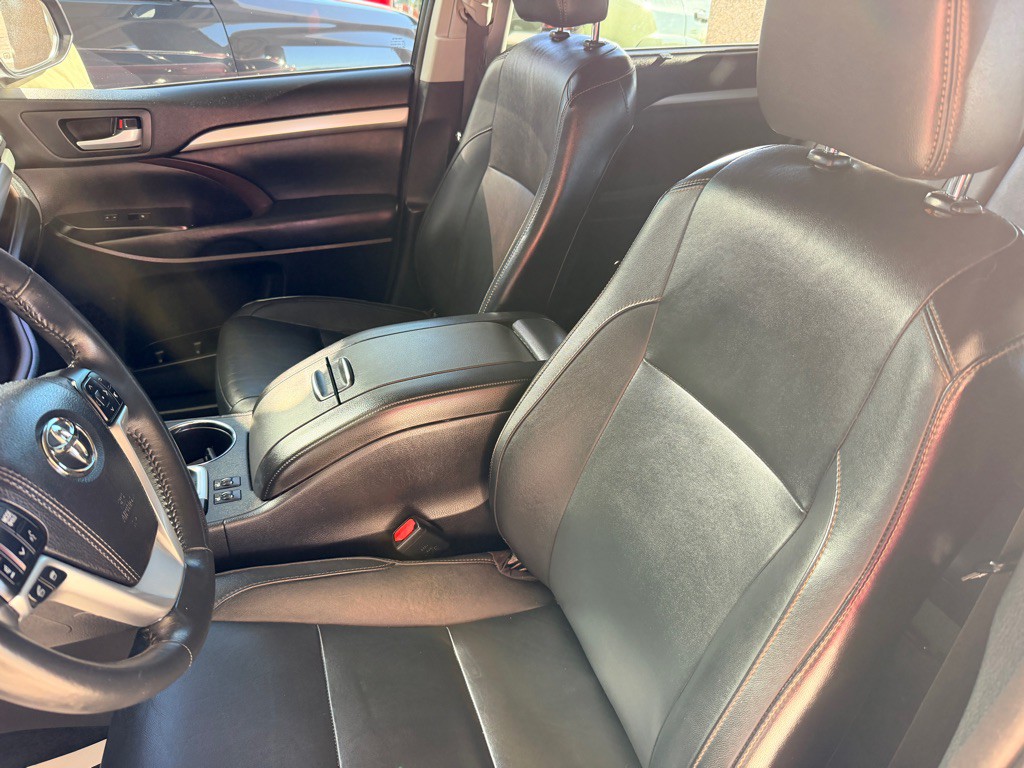 2015 Toyota Highlander Image 7