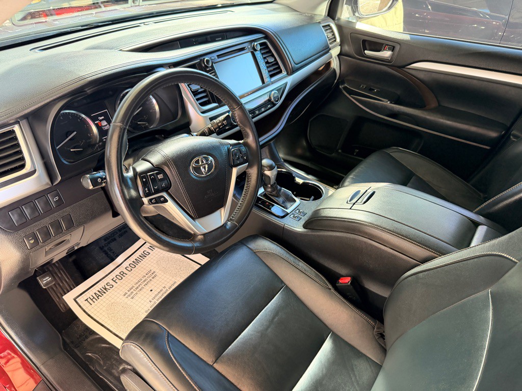 2015 Toyota Highlander Image 8