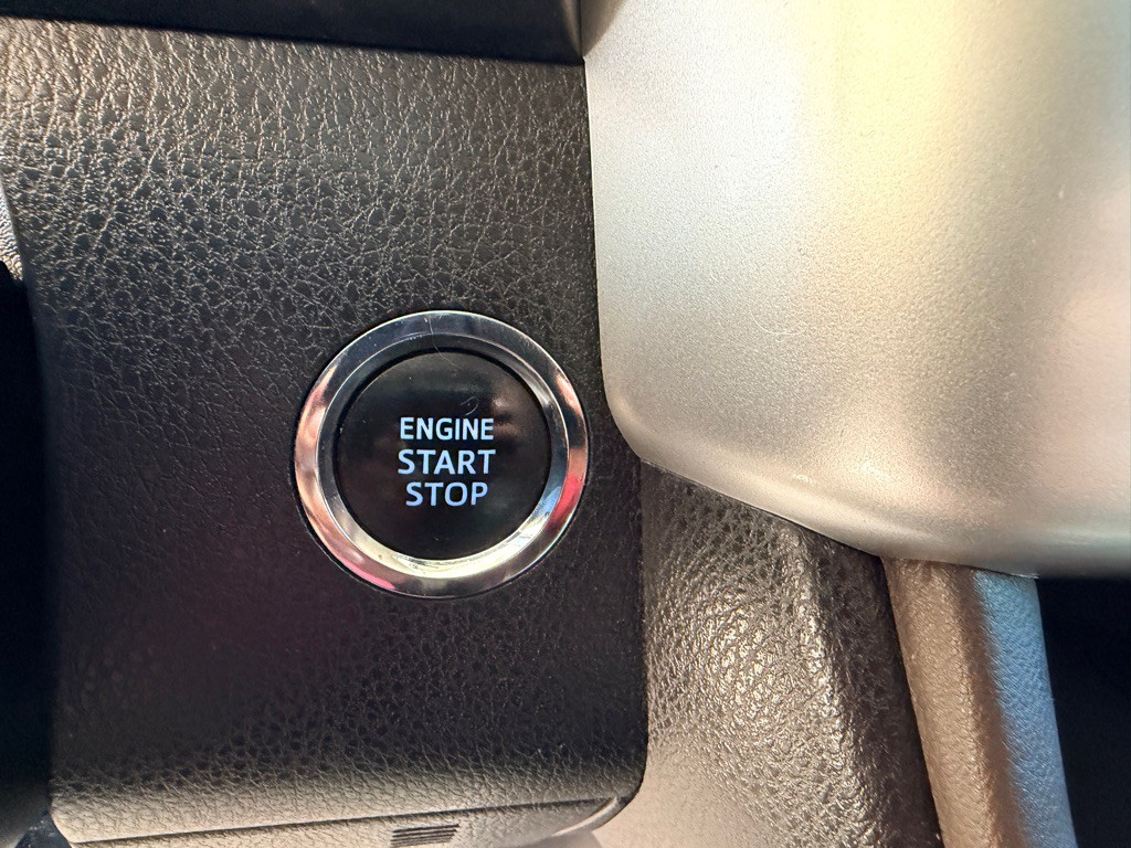 2015 Toyota Highlander Image 11