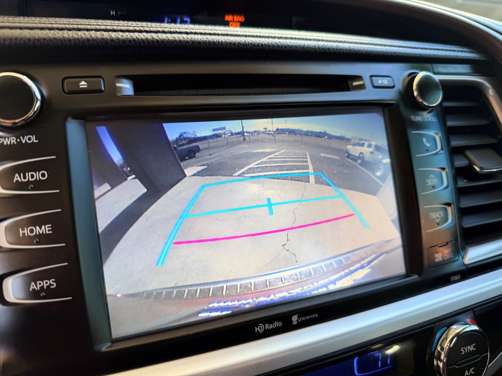 2015 Toyota Highlander Image 16