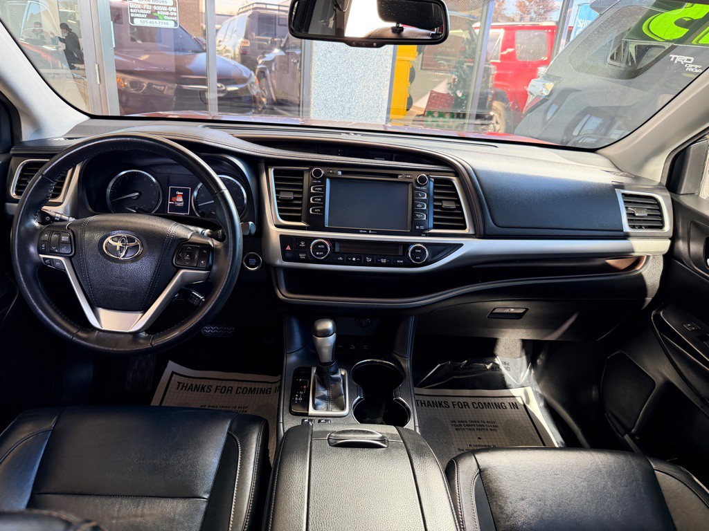 2015 Toyota Highlander Image 18