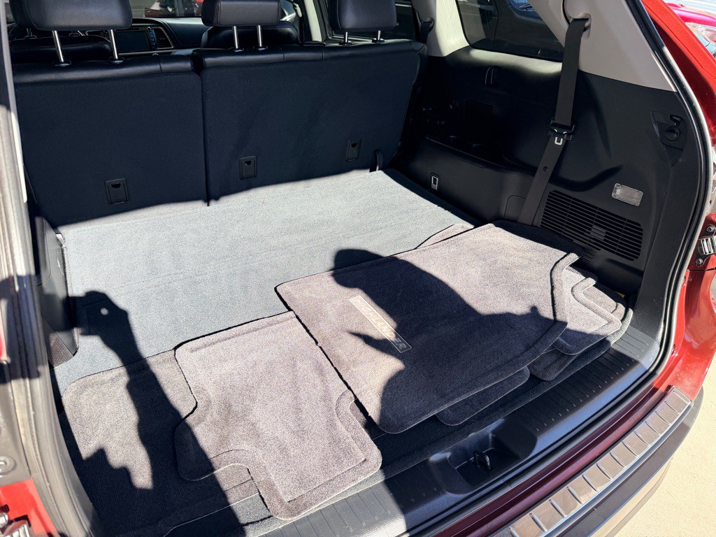 2015 Toyota Highlander Image 19