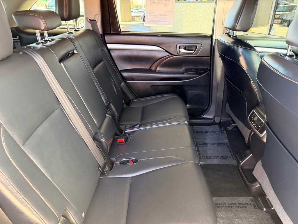 2015 Toyota Highlander Image 22