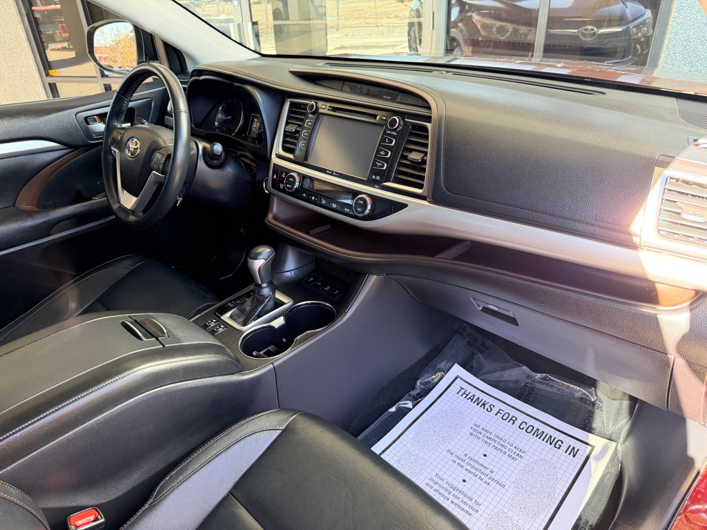 2015 Toyota Highlander Image 24
