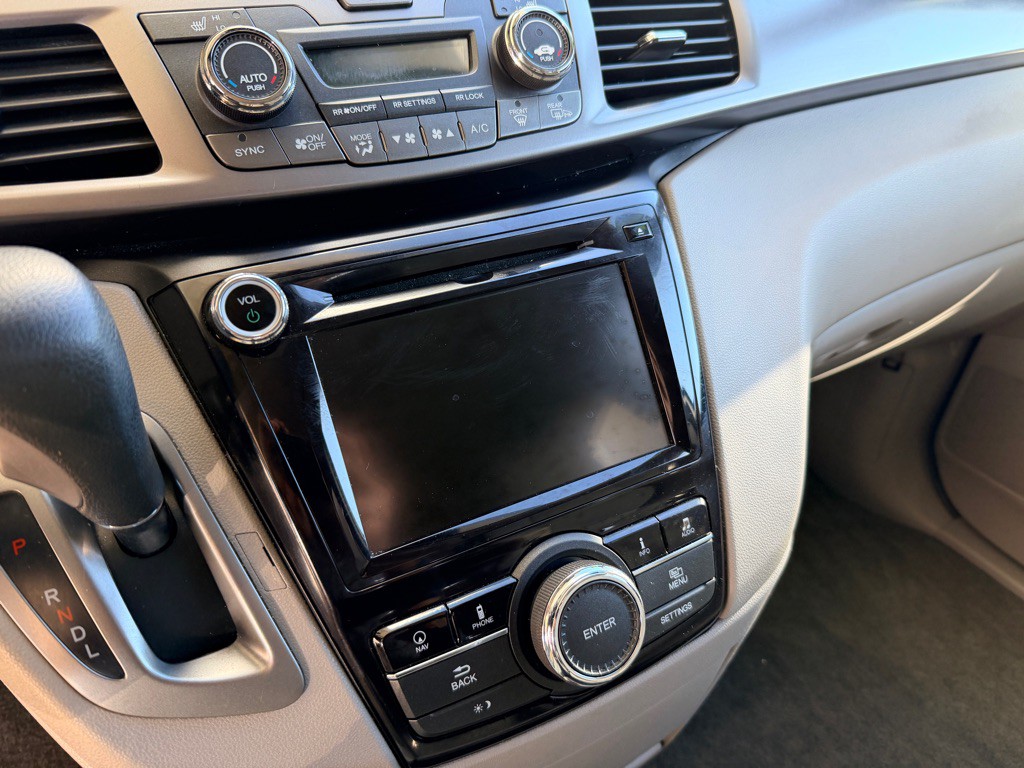 2017 Honda Odyssey Image 14