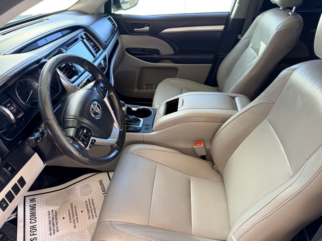 2014 Toyota Highlander Image 6