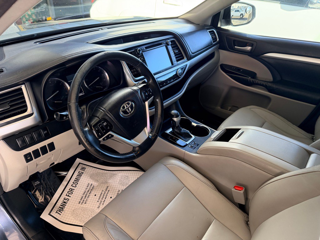 2014 Toyota Highlander Image 8