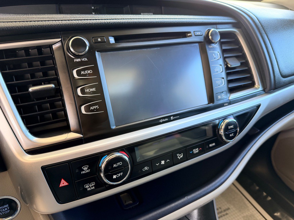 2014 Toyota Highlander Image 15