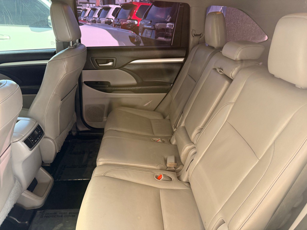 2014 Toyota Highlander Image 18