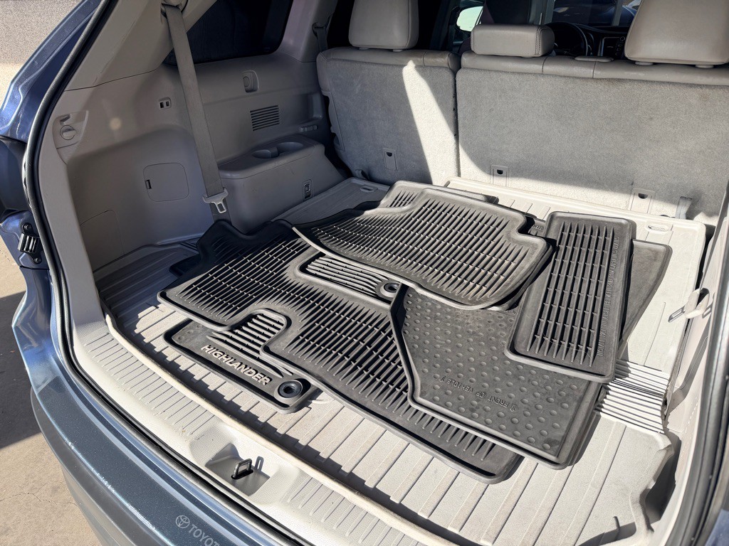 2014 Toyota Highlander Image 21
