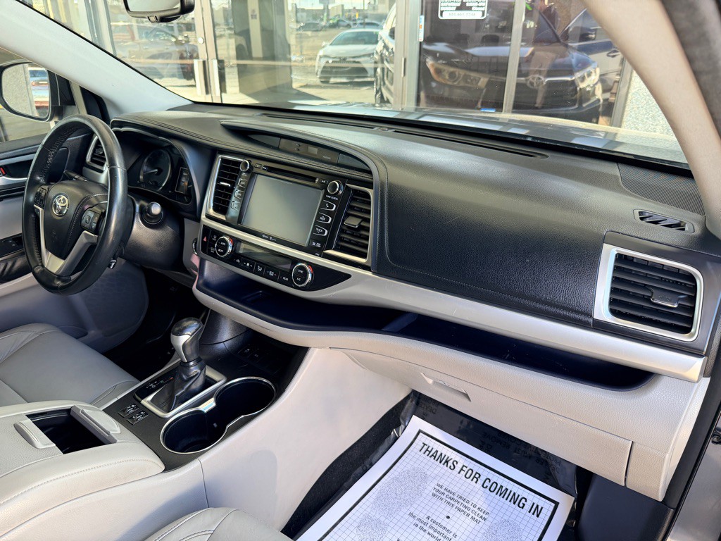 2014 Toyota Highlander Image 25
